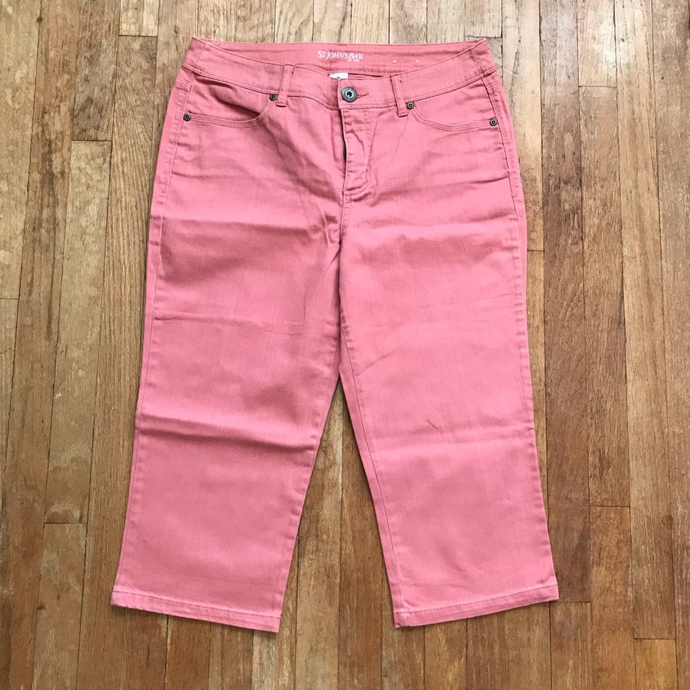 St. John’s Bay Coral Cropped Pants